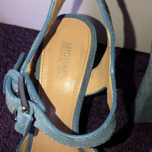 Michael kors blue heels - Picture 5 of 10